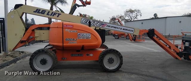 Image of JLG 600AJ equipment image 3