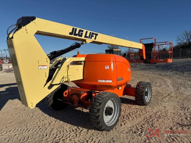 Image of JLG 600AJ equipment image 3
