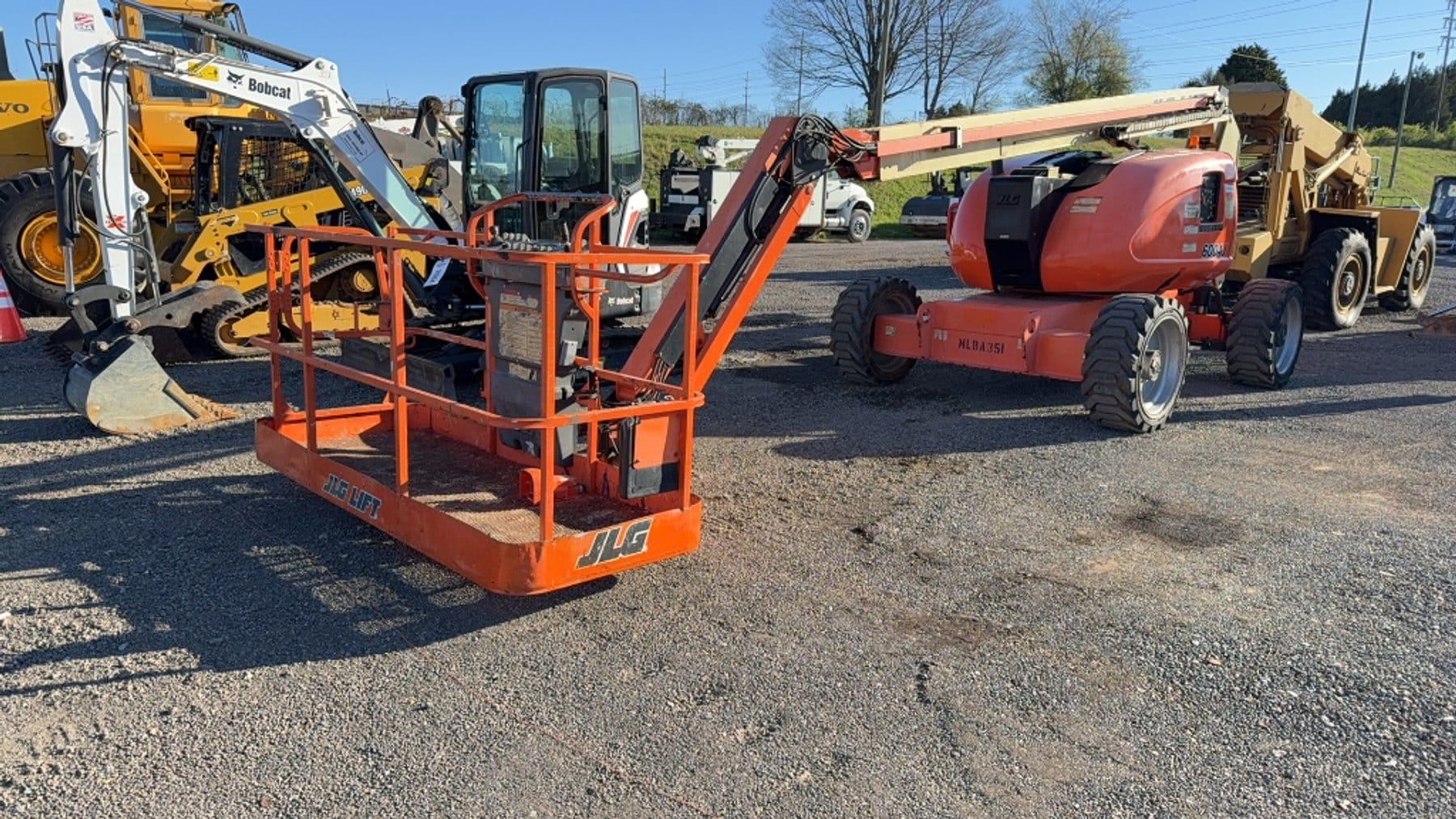 2013 JLG 600AJ Equipment Image0