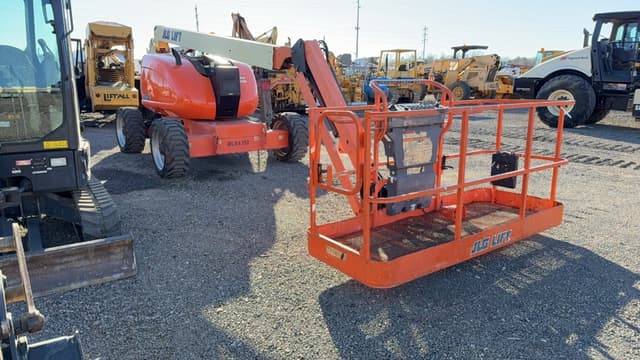 Image of JLG 600AJ equipment image 2