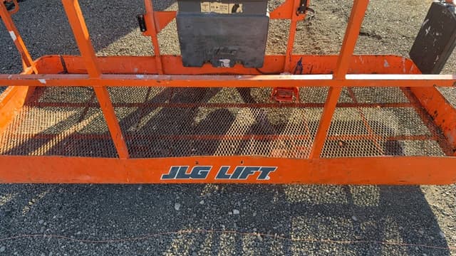 Image of JLG 600AJ equipment image 3