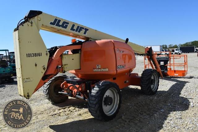 Image of JLG 600AJ equipment image 3