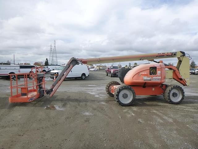 Image of JLG 600AJ equipment image 4