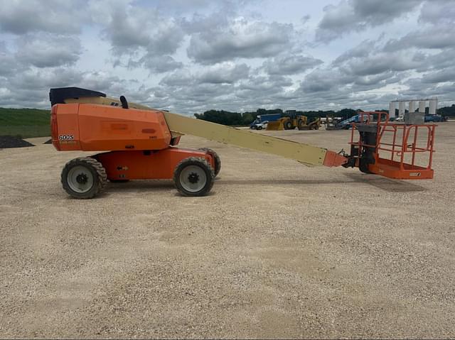 Image of JLG 600S equipment image 3