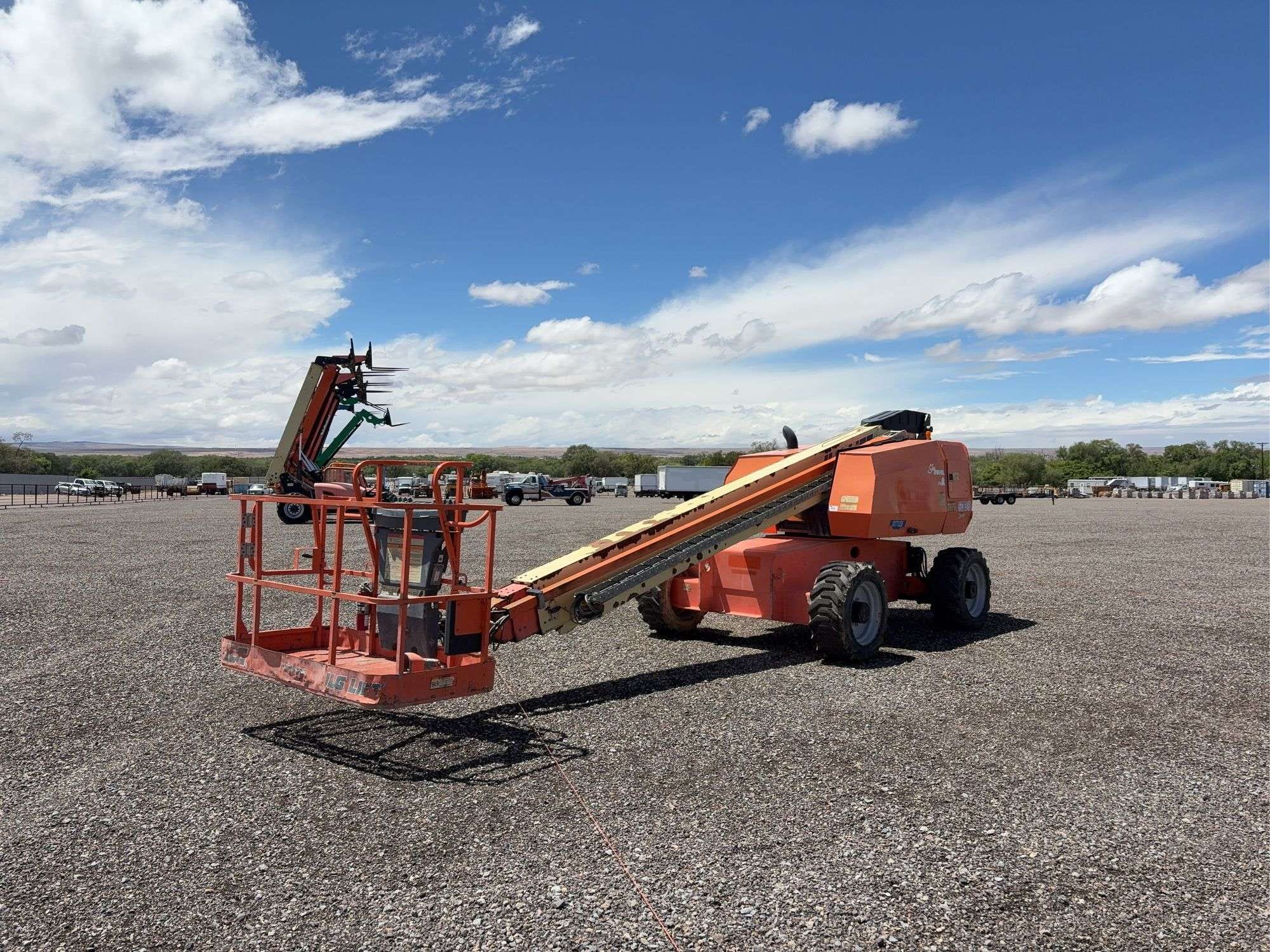 2013 JLG 600S Equipment Image0