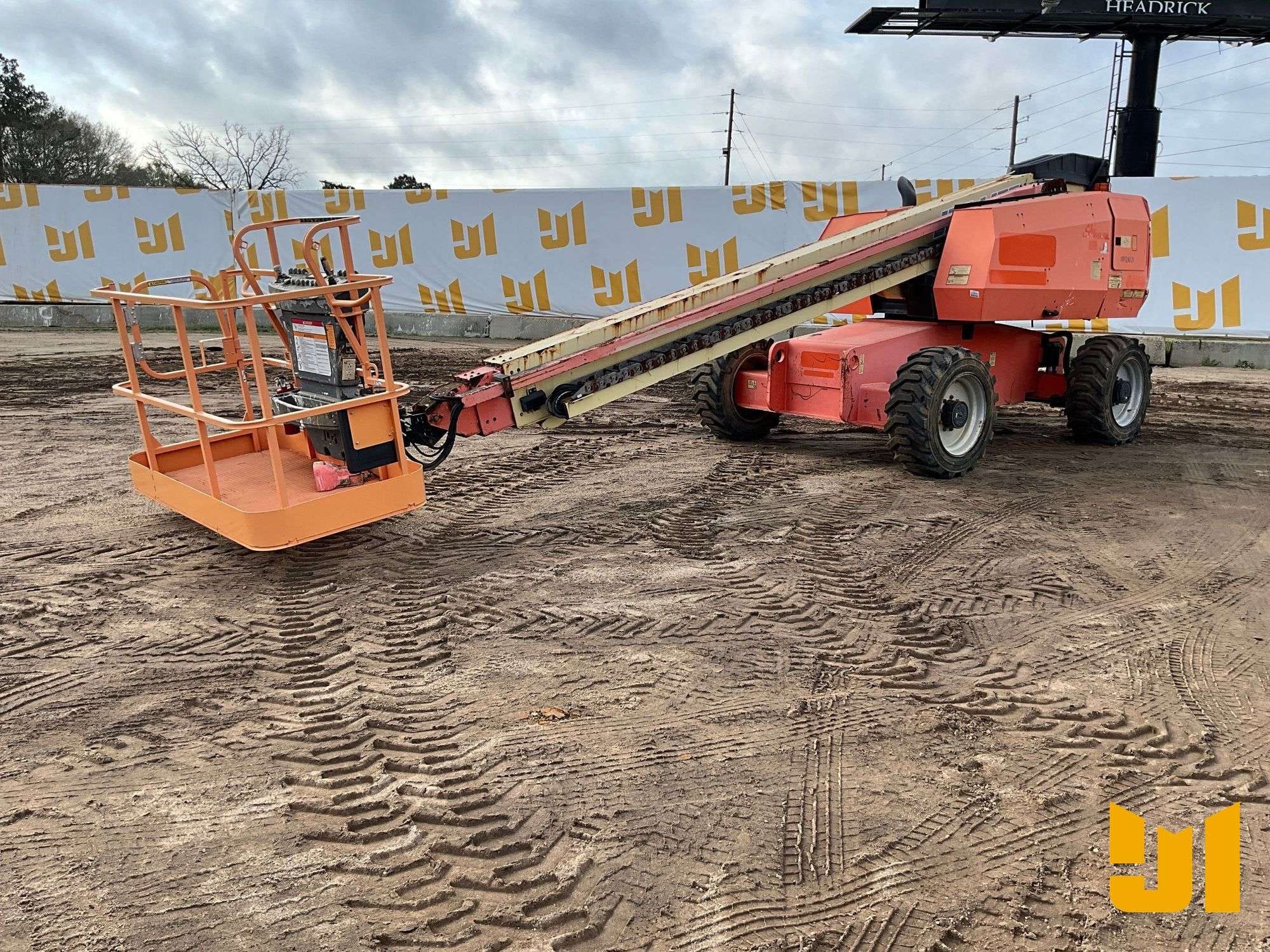 2013 JLG 600S Equipment Image0