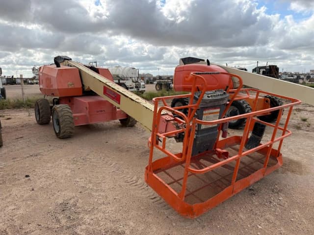 Image of JLG 600S equipment image 2