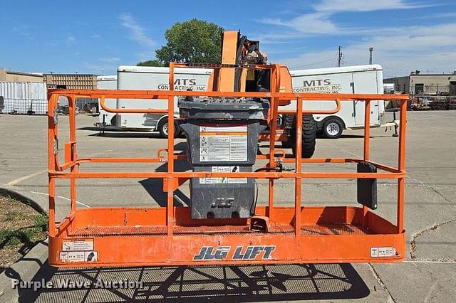 Image of JLG 600SJ equipment image 1