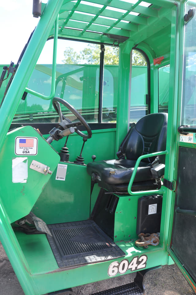 Image of JLG 6042 equipment image 4