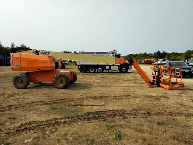Image of JLG 660SJ equipment image 3