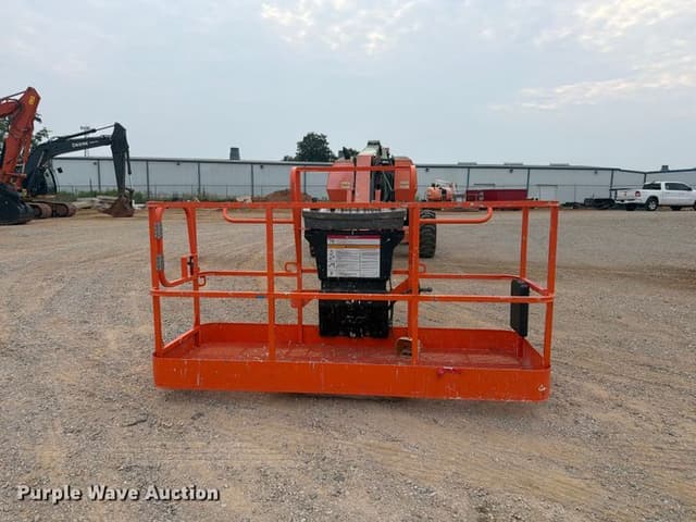 Image of JLG 660SJ equipment image 1
