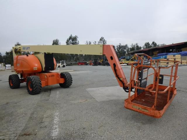 Image of JLG 800A equipment image 1