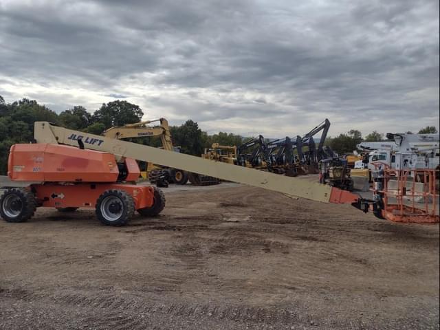 Image of JLG 800S equipment image 2