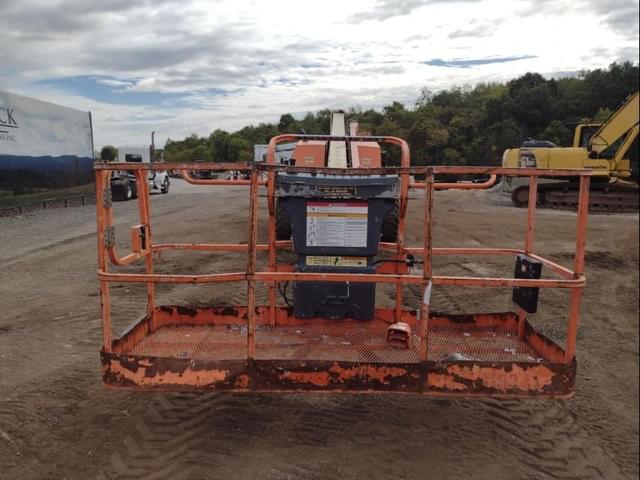 Image of JLG 800S equipment image 1