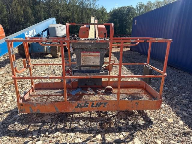 Image of JLG 800S equipment image 1
