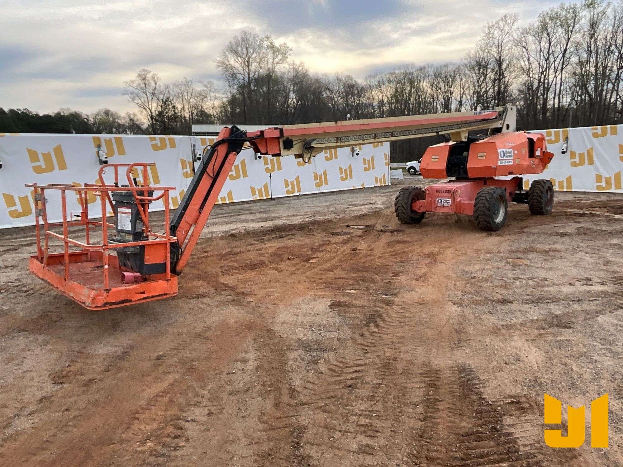 2013 JLG 860SJ Equipment Image0