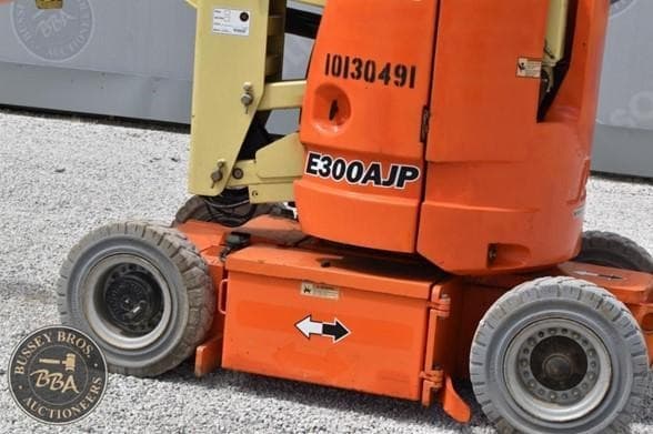 Image of JLG E300AJP equipment image 4
