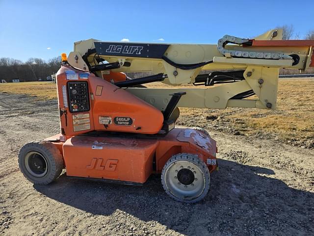 Image of JLG E400AJPN equipment image 1