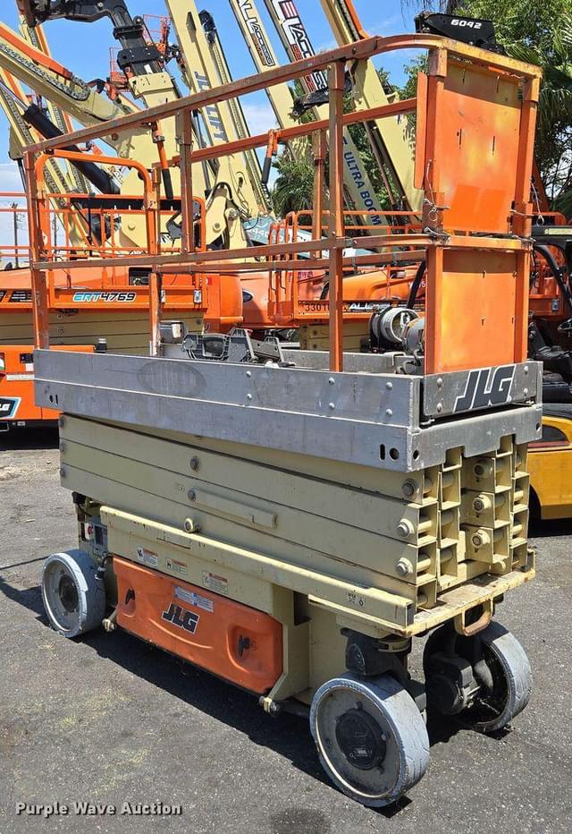 Image of JLG 2630ES equipment image 2