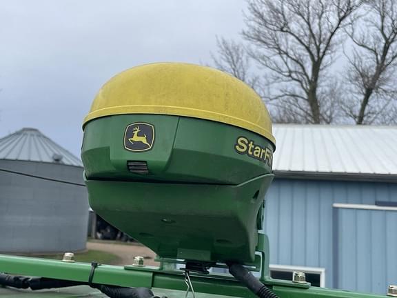 Image of John Deere StarFire 3000 Image 1