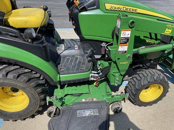 Image of John Deere 1025R equipment image 3