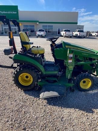 Image of John Deere 1025R equipment image 3