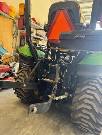 Image of John Deere 1025R equipment image 3