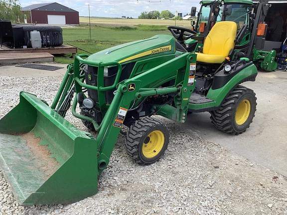 Image of John Deere 1025R equipment image 4