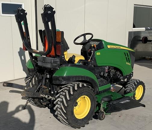 Image of John Deere 1025R equipment image 2