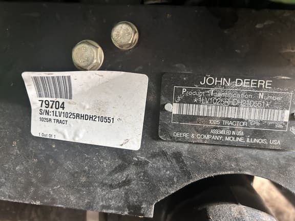 Image of John Deere 1025R equipment image 3