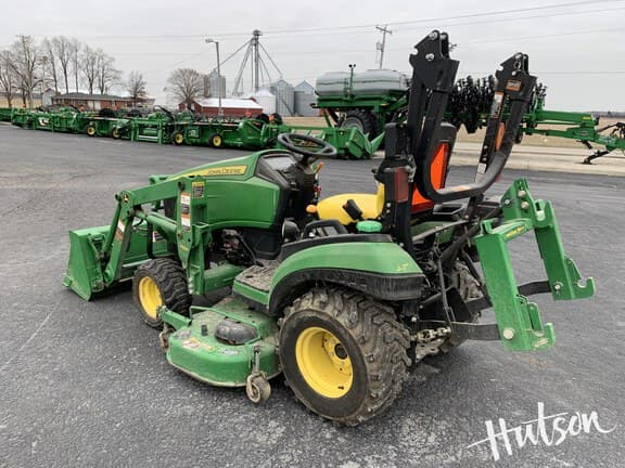 Image of John Deere 1025R equipment image 3