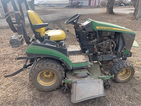 Image of John Deere 1025R equipment image 3