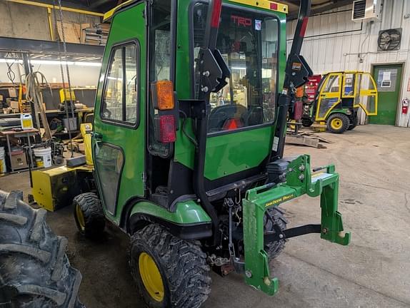 Image of John Deere 1025R equipment image 2