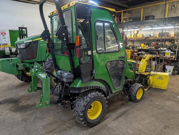 Image of John Deere 1025R equipment image 4