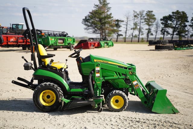 Image of John Deere 1025R equipment image 3