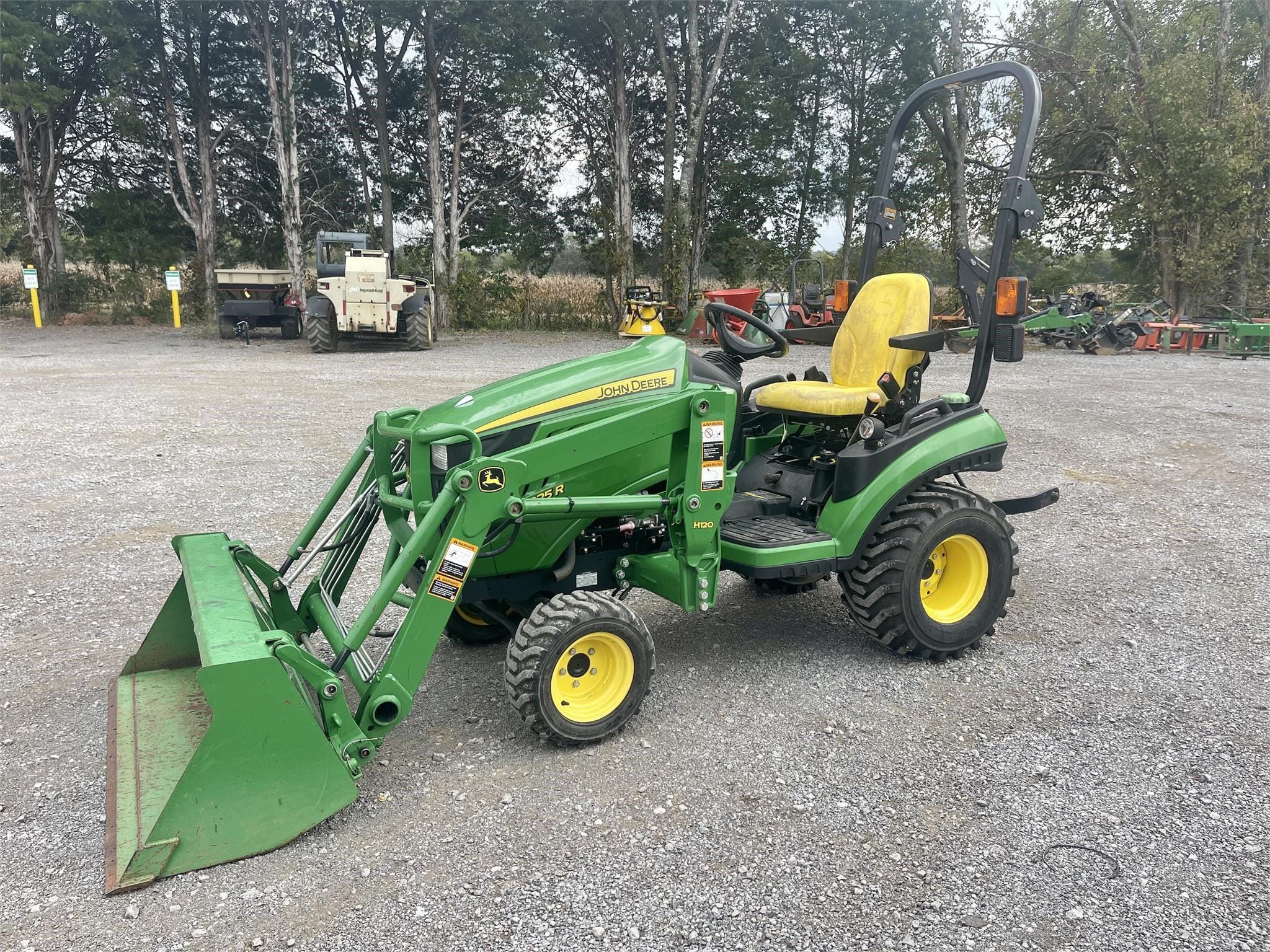 2013 John Deere 1025R Equipment Image0