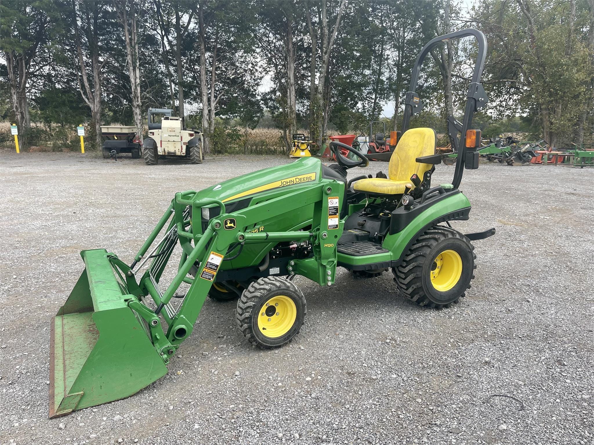 2013 John Deere 1025R Equipment Image0