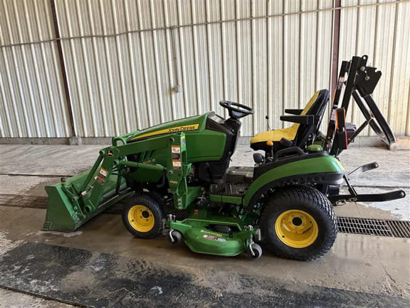 2013 John Deere 1025R Equipment Image0