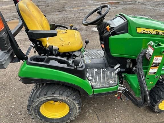 Image of John Deere 1025R equipment image 3