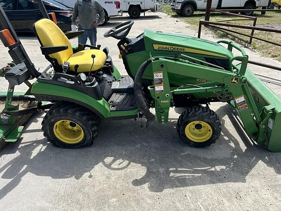 Image of John Deere 1025R equipment image 3