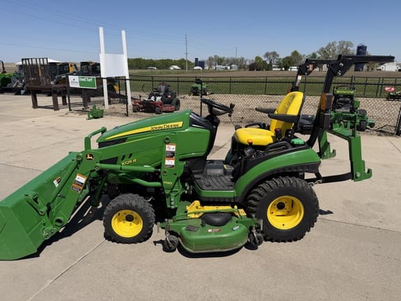 Image of John Deere 1025R equipment image 1