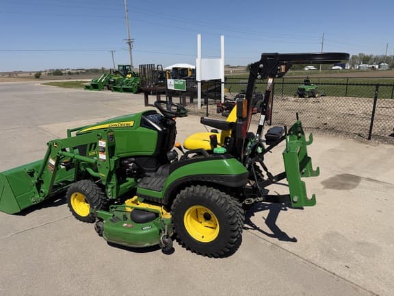 Image of John Deere 1025R equipment image 2