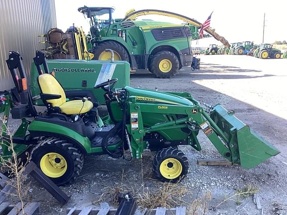 Image of John Deere 1025R equipment image 3