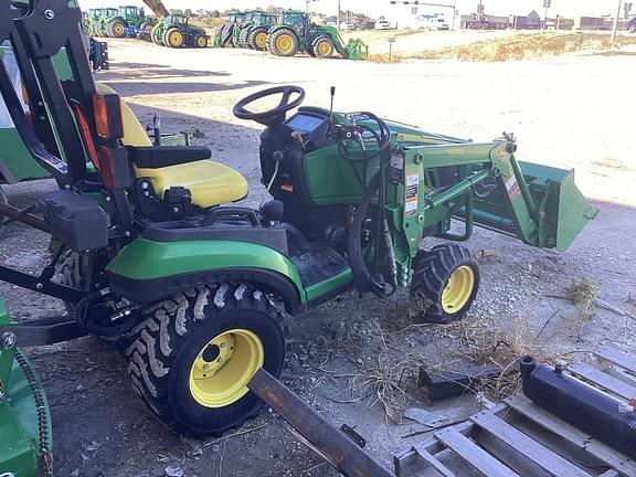 Image of John Deere 1025R equipment image 4