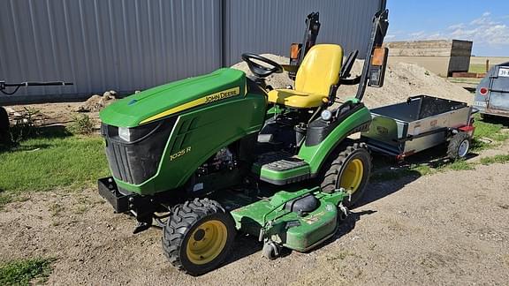 Image of John Deere 1025R equipment image 2