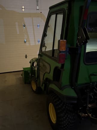 Image of John Deere 1025R equipment image 2