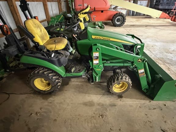 Image of John Deere 1025R equipment image 4