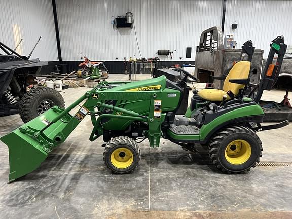 Image of John Deere 1025R equipment image 1