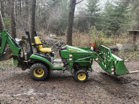 Image of John Deere 1025R equipment image 4