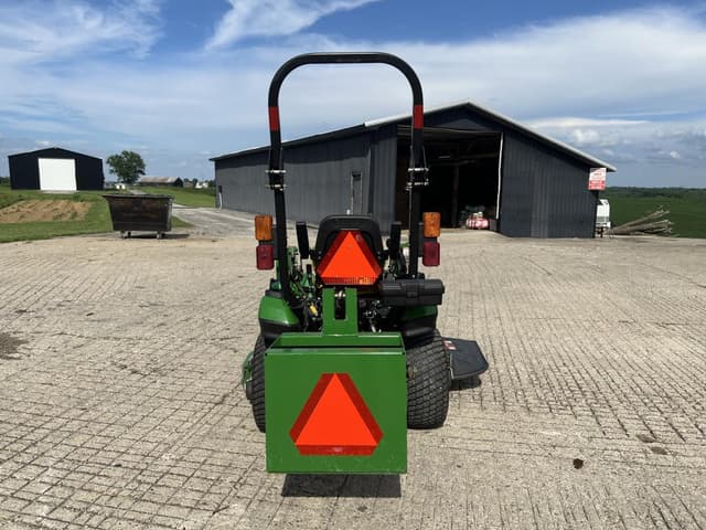 Image of John Deere 1025R equipment image 4